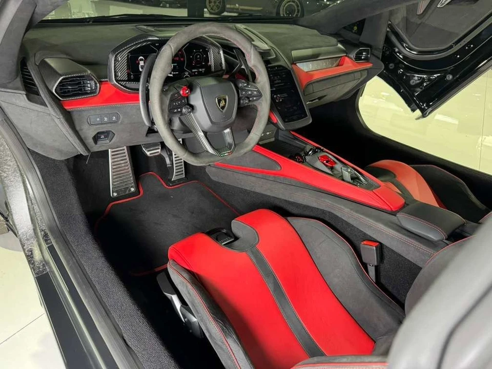 2024 Lamborghini Revuelto - Image 17 of 21