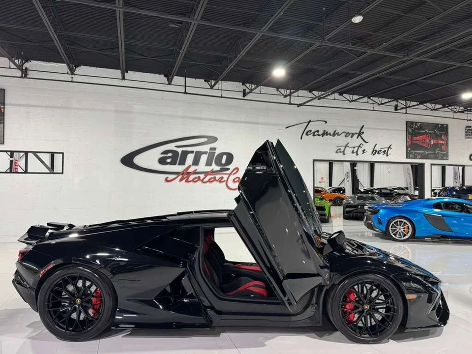 2024 Lamborghini Revuelto - Image 16 of 21