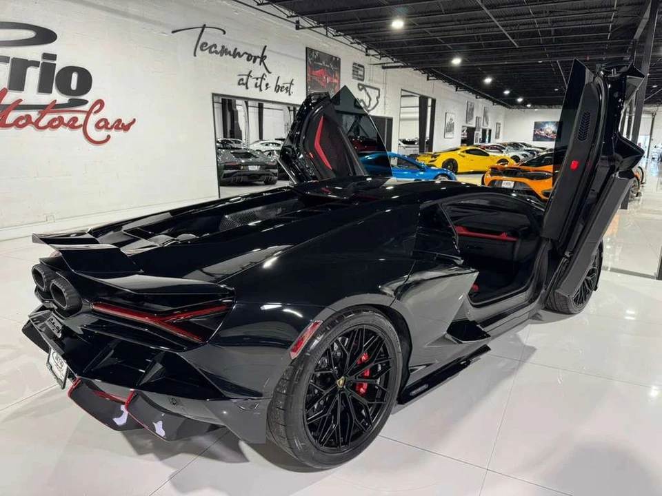 2024 Lamborghini Revuelto - Image 15 of 21
