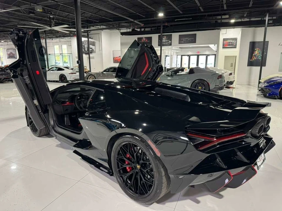 2024 Lamborghini Revuelto - Image 13 of 21