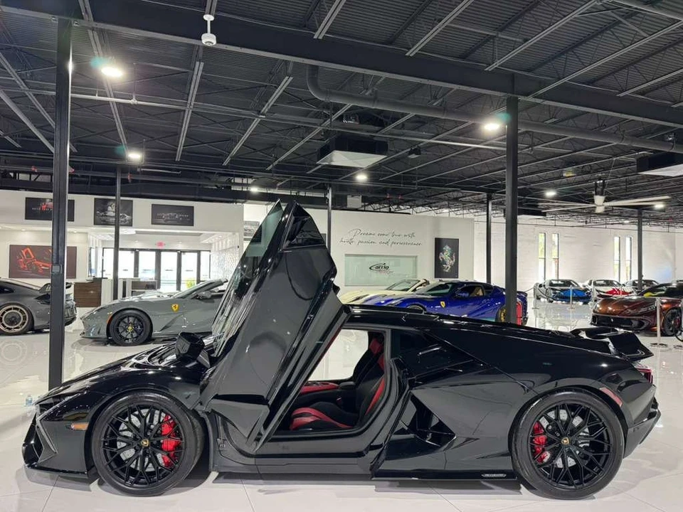 2024 Lamborghini Revuelto - Image 12 of 21