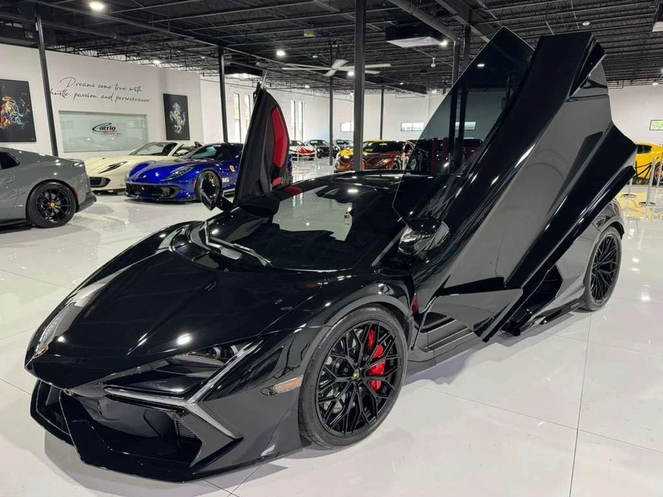 2024 Lamborghini Revuelto - Image 11 of 21