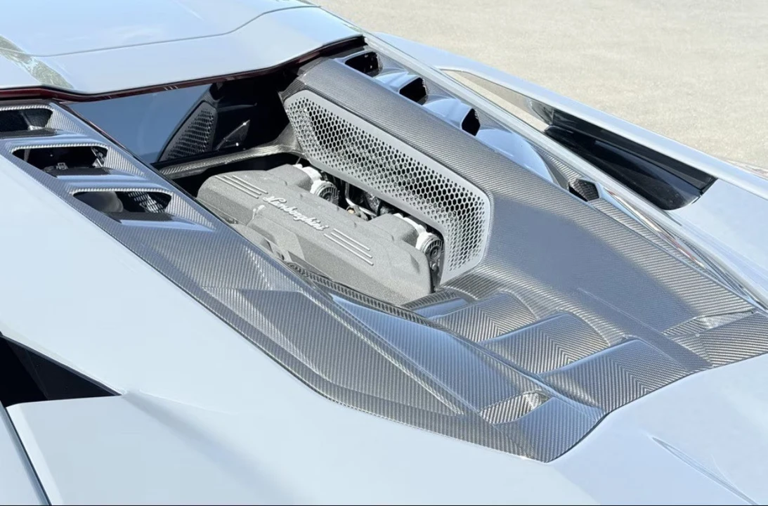 2024 Lamborghini Revuelto - Image 10 of 12