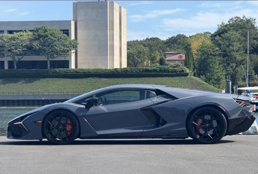 2024 Lamborghini Revuelto - Image 8 of 12