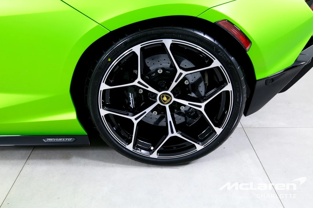 2024 Lamborghini Revuelto - Image 29 of 31