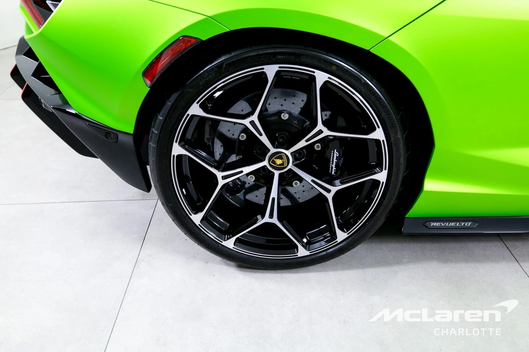 2024 Lamborghini Revuelto - Image 27 of 31