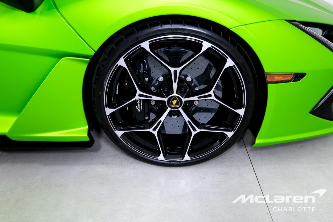 2024 Lamborghini Revuelto - Image 27 of 31