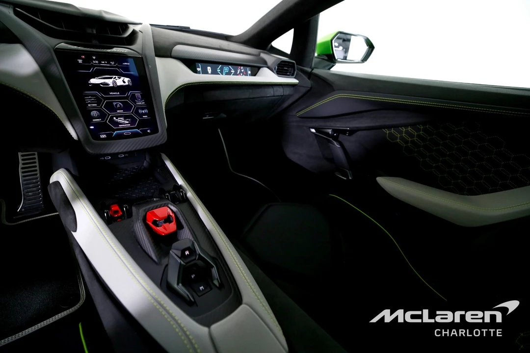 2024 Lamborghini Revuelto - Image 15 of 31