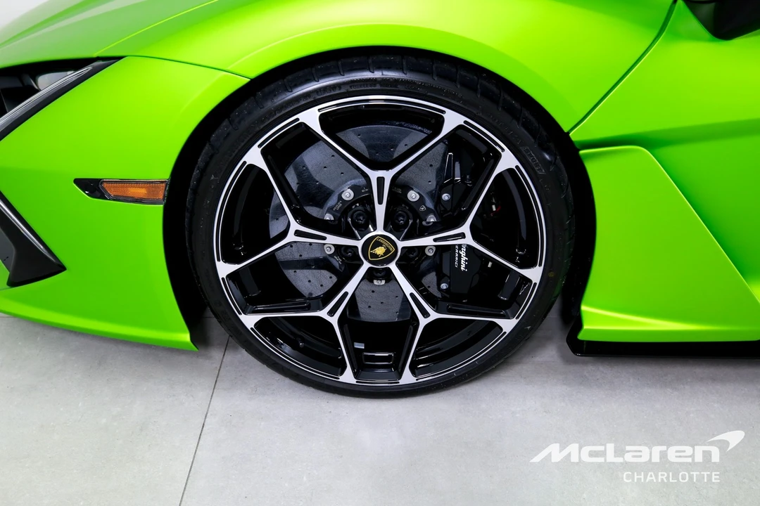 2024 Lamborghini Revuelto - Image 28 of 31
