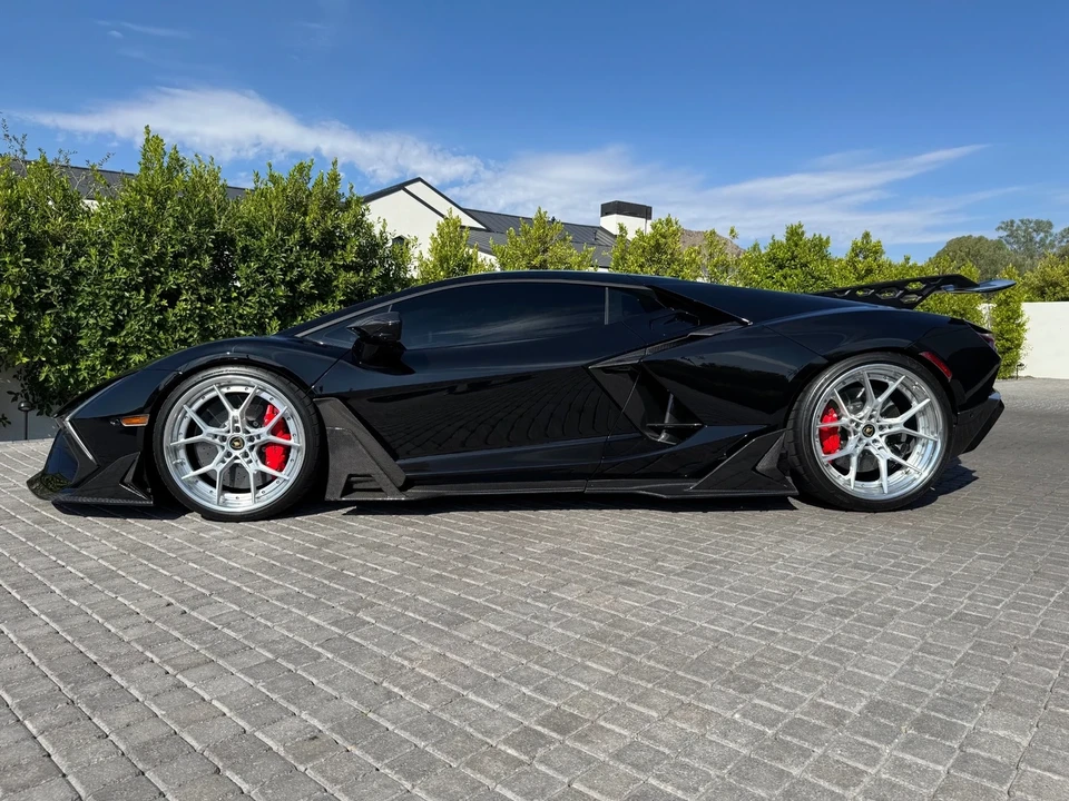 2024 Lamborghini Revuelto - Image 8 of 14