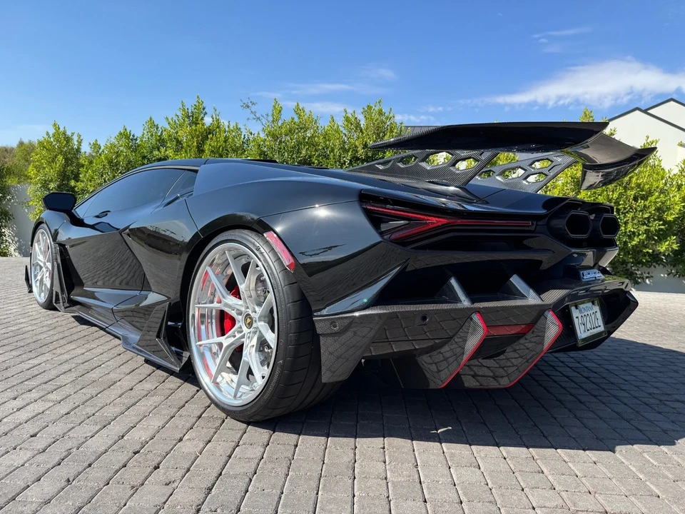 2024 Lamborghini Revuelto - Image 9 of 14