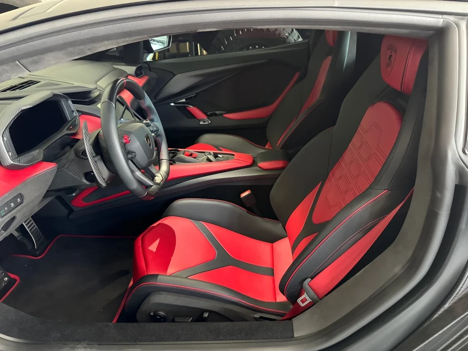 2024 Lamborghini Revuelto - Image 12 of 14