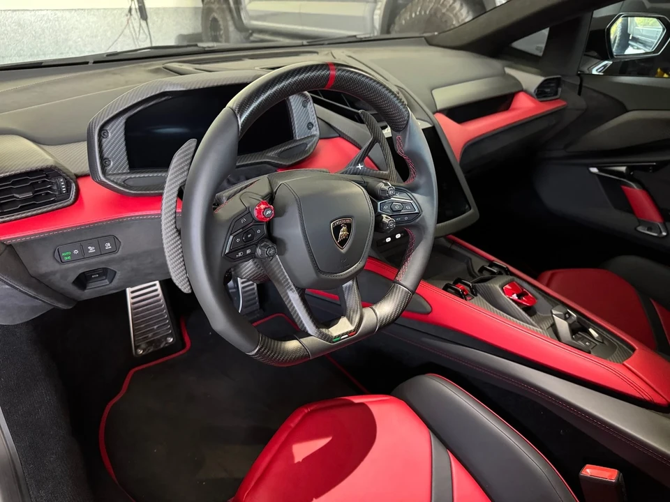2024 Lamborghini Revuelto - Image 13 of 14