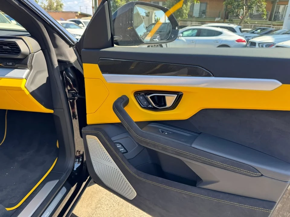 2024 Lamborghini Urus SE - Image 14 of 20
