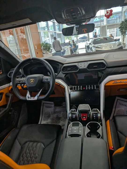 2024 Lamborghini Urus SE - Image 13 of 19