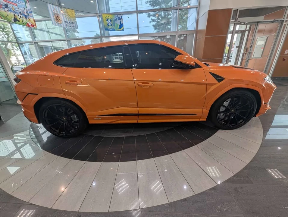 2024 Lamborghini Urus SE - Image 7 of 19