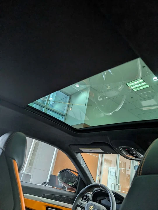 2024 Lamborghini Urus SE - Image 12 of 19