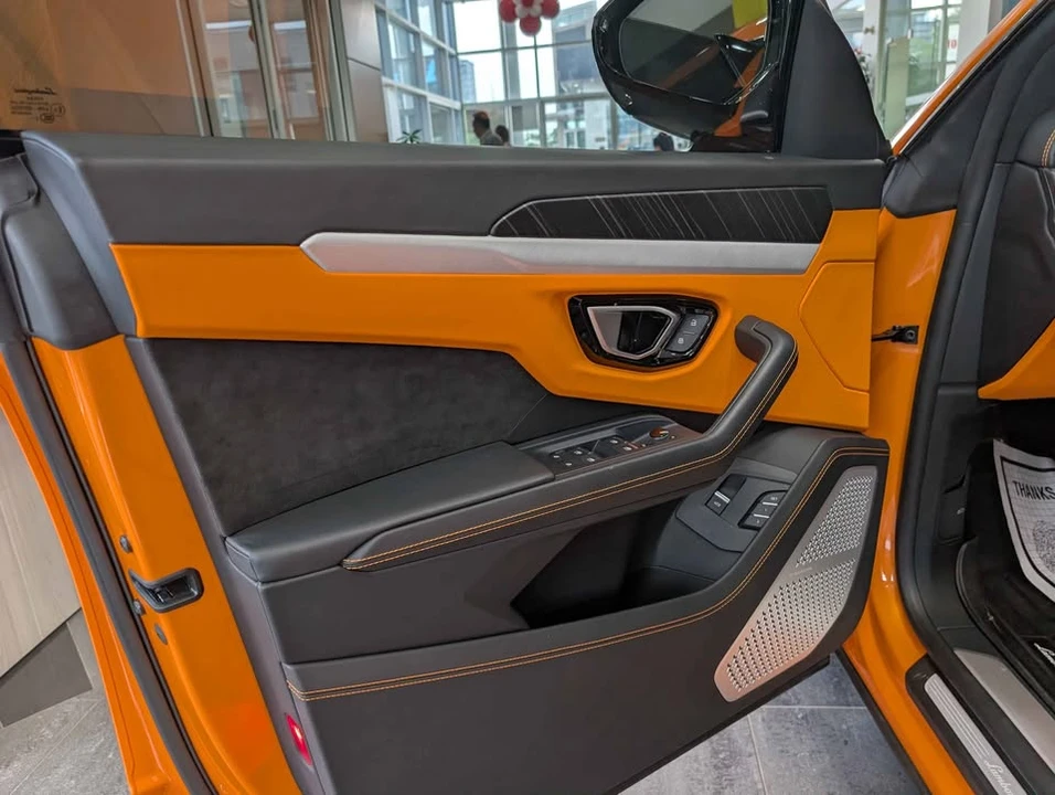 2024 Lamborghini Urus SE - Image 10 of 19
