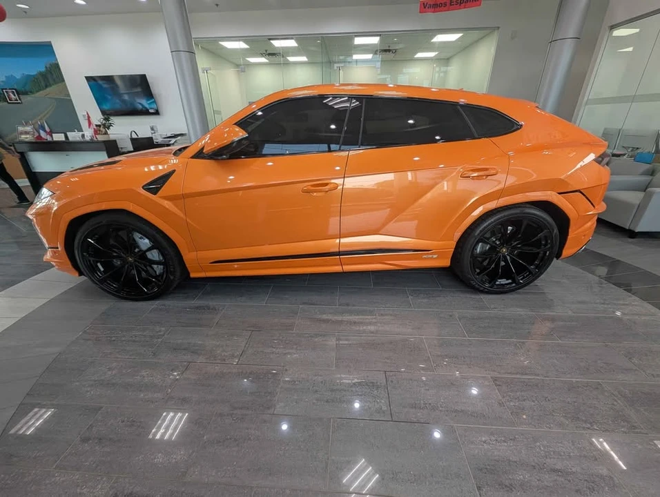 2024 Lamborghini Urus SE - Image 4 of 19