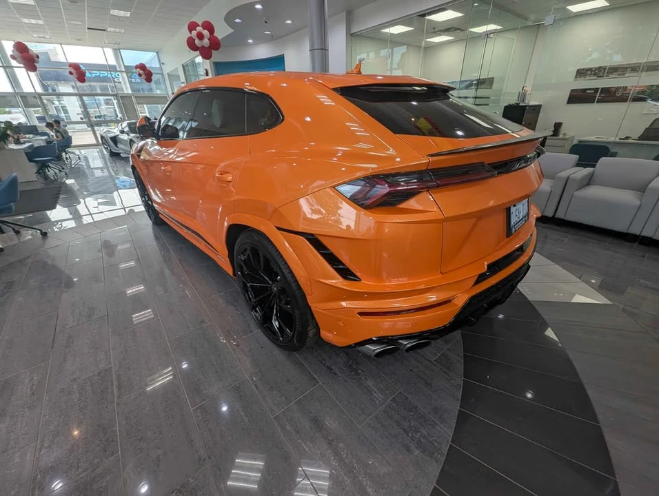 2024 Lamborghini Urus SE - Image 5 of 19
