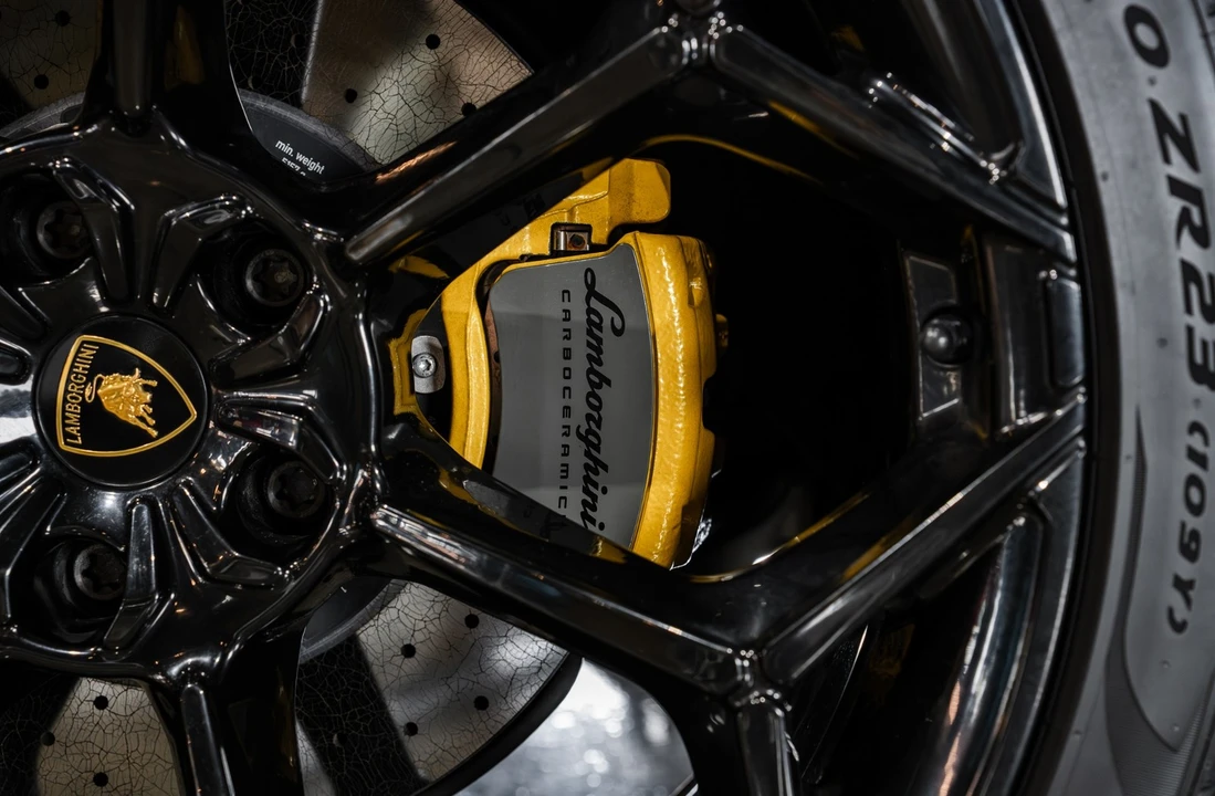 2024 Lamborghini Urus Performante - Image 26 of 31