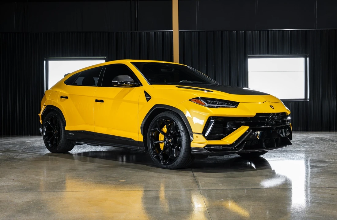 2024 Lamborghini Urus Performante - Image 2 of 31