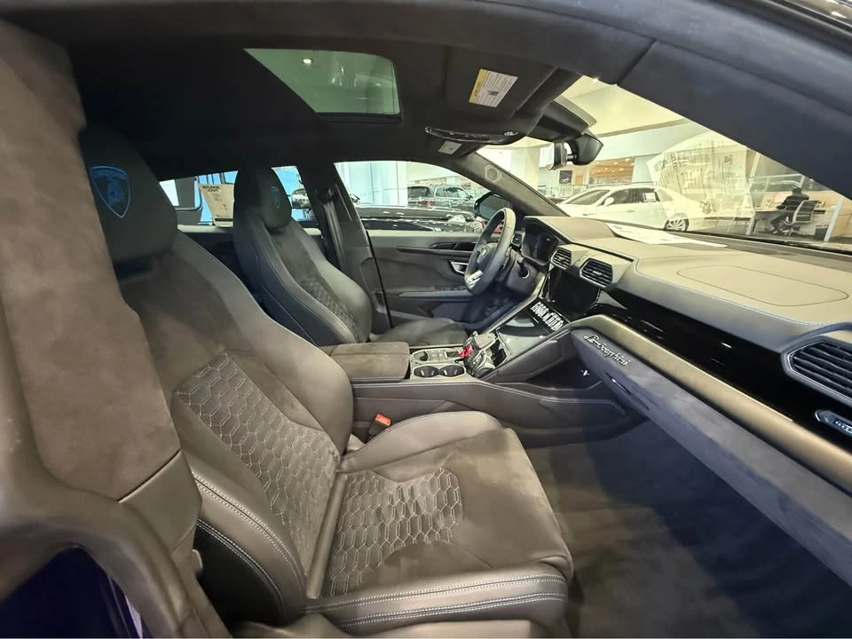 2024 Lamborghini Urus SE - Image 10 of 11
