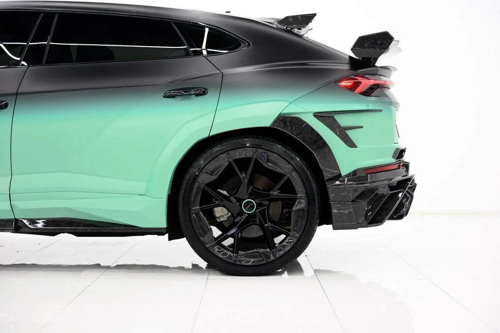 2024 Lamborghini Urus - Image 21 of 31