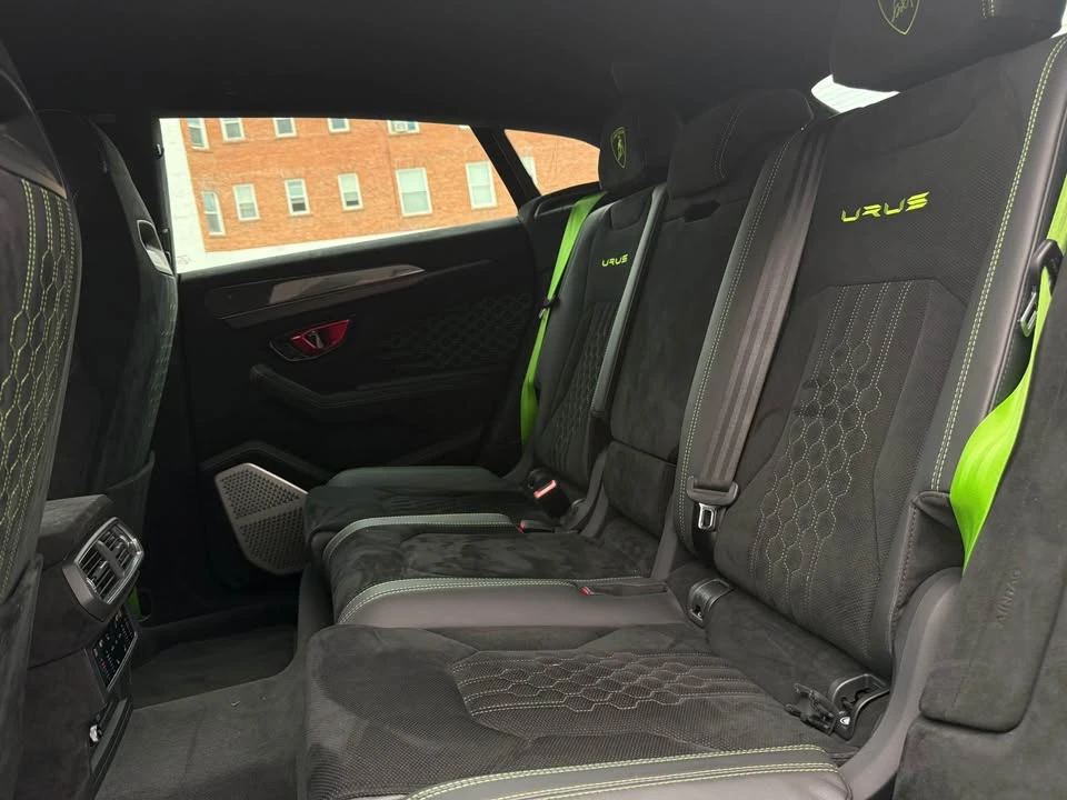 2024 Lamborghini Urus SE - Image 18 of 19