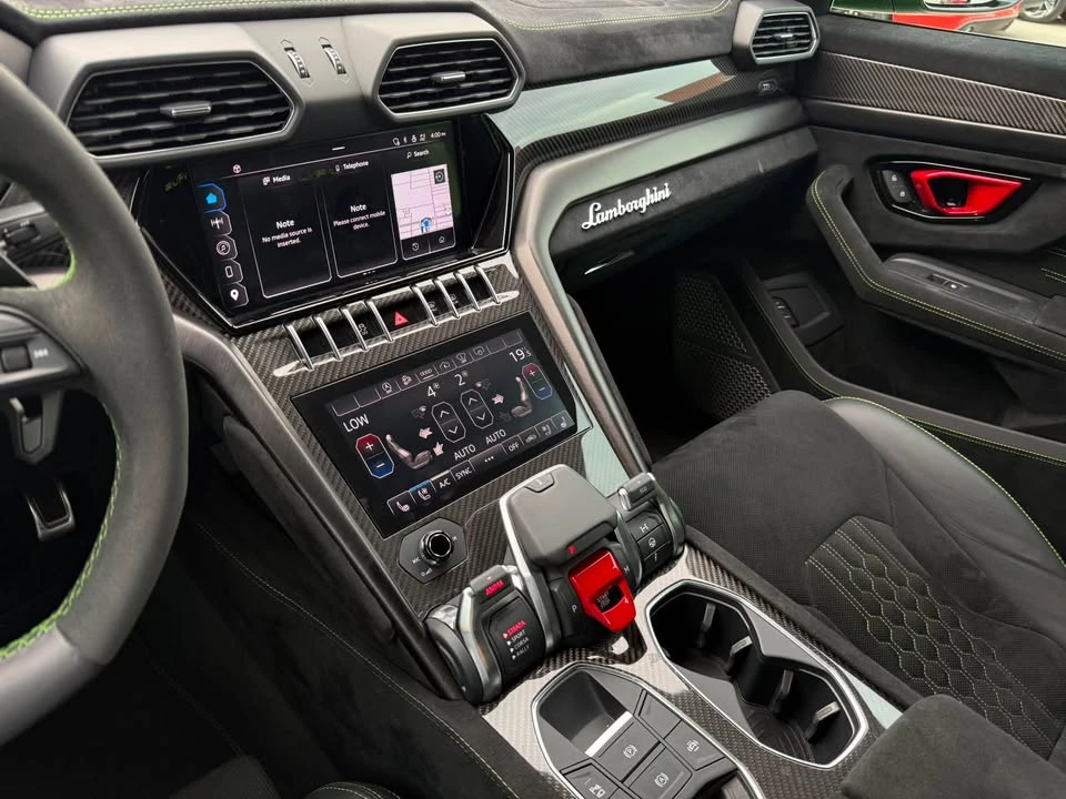 2024 Lamborghini Urus SE - Image 13 of 20