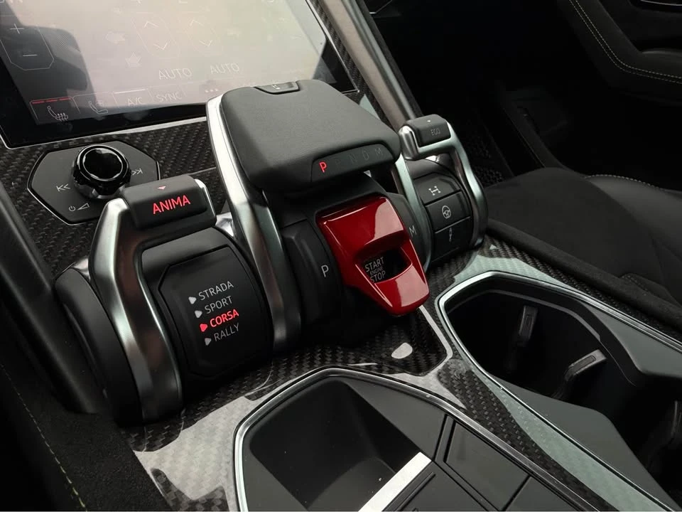 2024 Lamborghini Urus SE - Image 14 of 19
