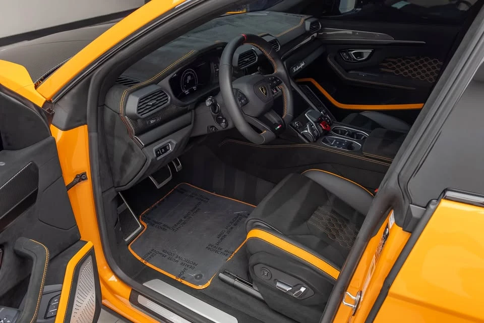 2024 Lamborghini Urus SE - Image 12 of 20