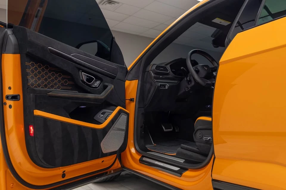 2024 Lamborghini Urus SE - Image 13 of 20