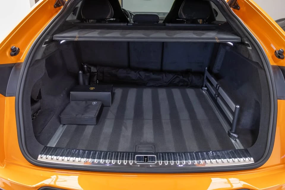 2024 Lamborghini Urus SE - Image 18 of 20