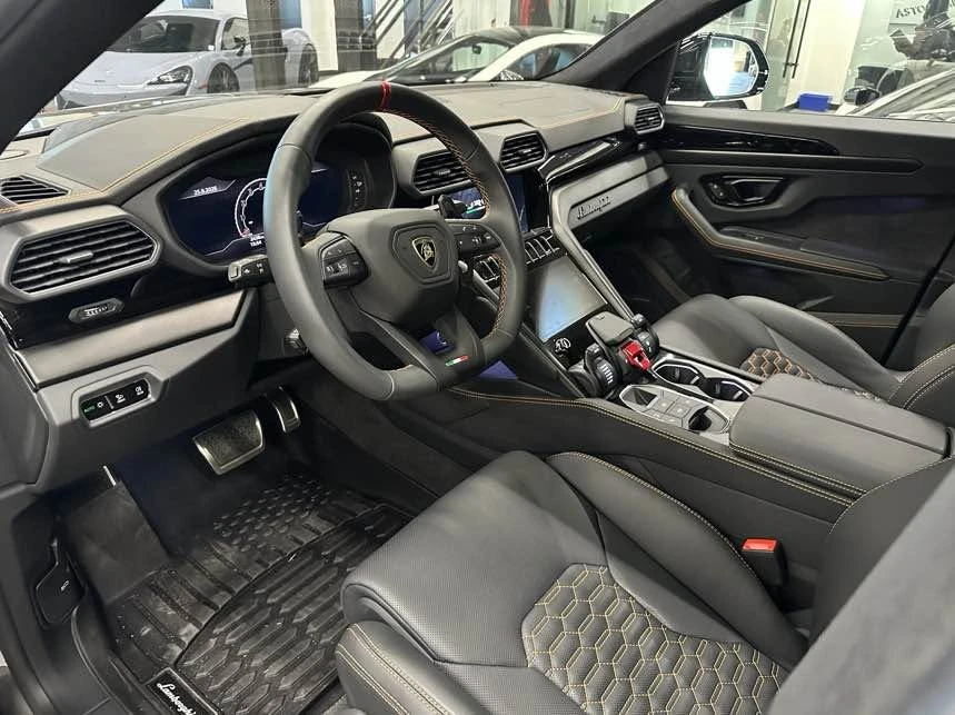 2024 Lamborghini Urus - Image 5 of 6