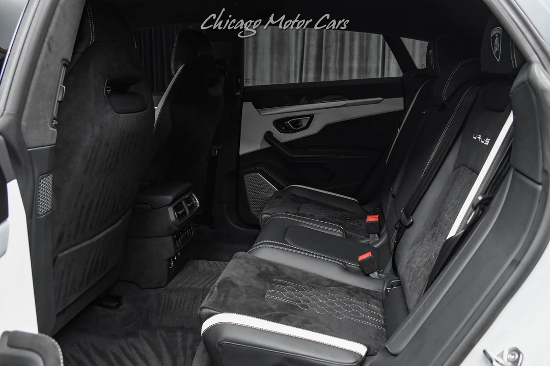 2024 Lamborghini Urus SE - Image 27 of 31