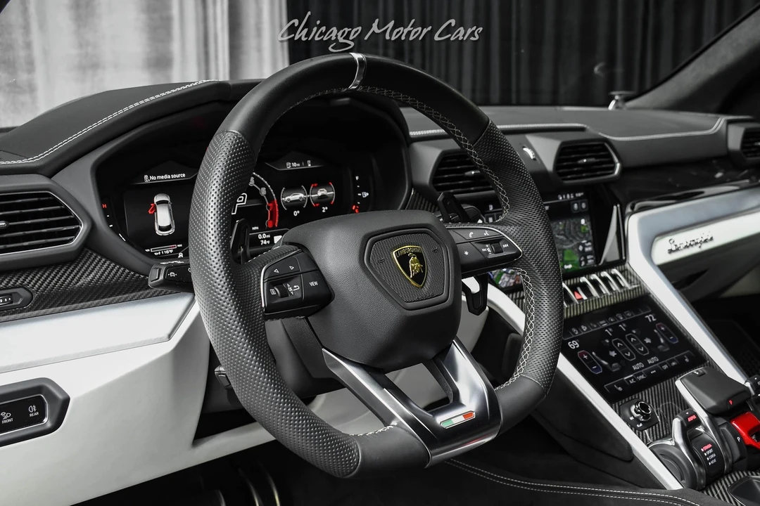 2024 Lamborghini Urus SE - Image 9 of 31