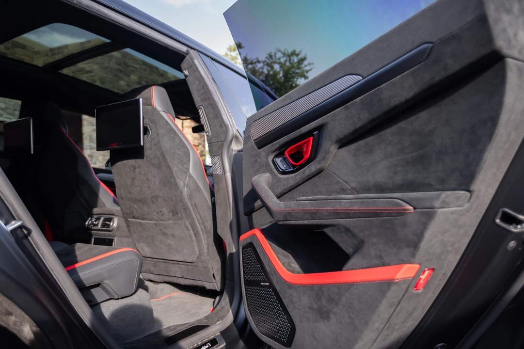 2024 Lamborghini Urus Performante - Image 30 of 31