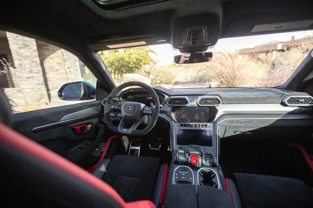2024 Lamborghini Urus Performante - Image 29 of 31