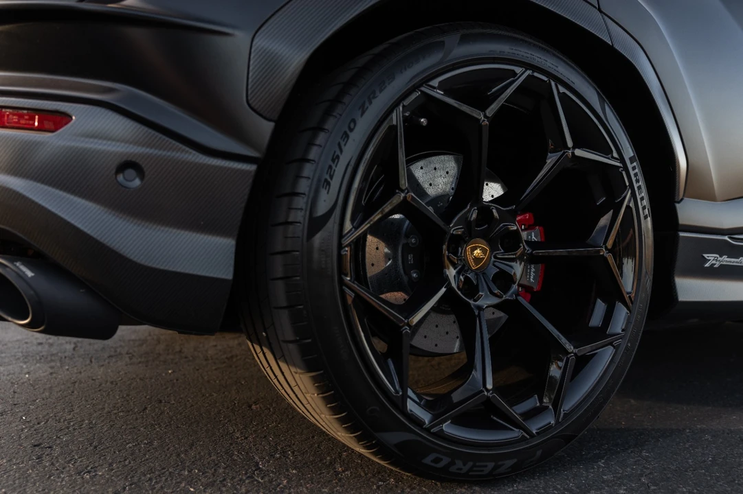 2024 Lamborghini Urus Performante - Image 18 of 31