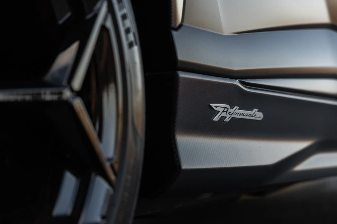 2024 Lamborghini Urus Performante - Image 19 of 31