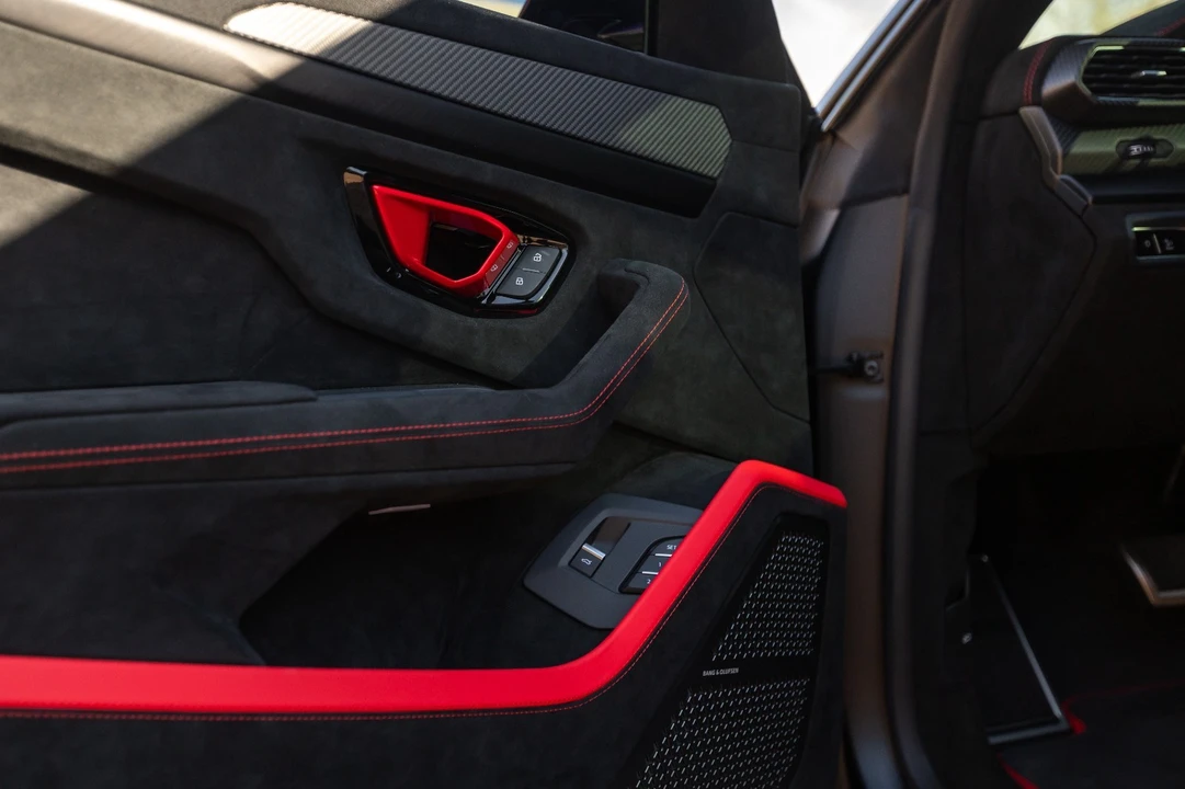 2024 Lamborghini Urus Performante - Image 22 of 31
