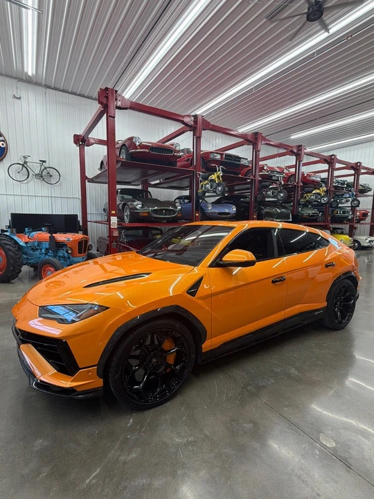 2024 Lamborghini Urus Performante - Image 2 of 31
