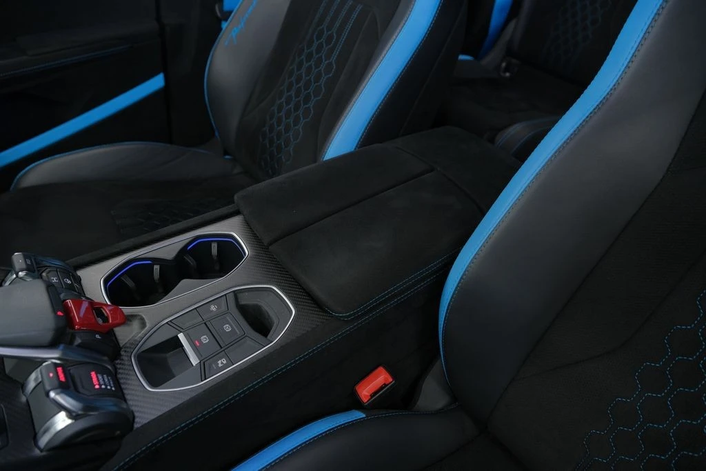 2024 Lamborghini Urus Performante - Image 13 of 31