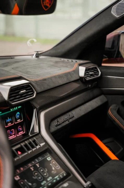 2024 Lamborghini Urus Performante - Image 11 of 12