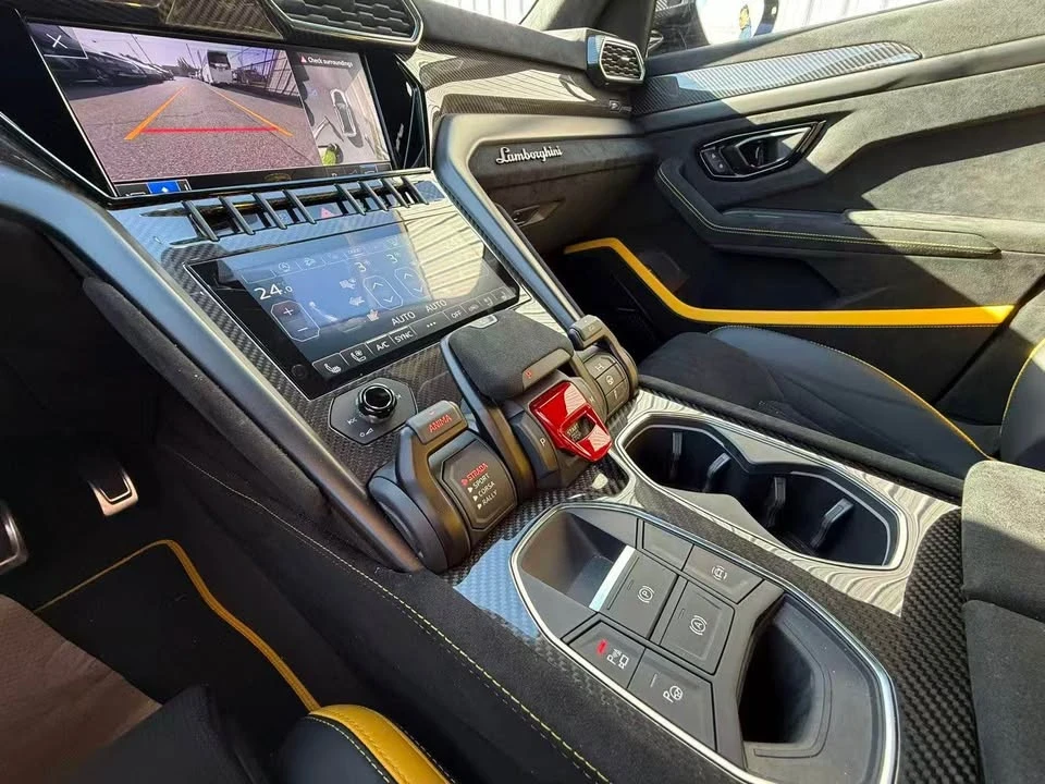 2024 Lamborghini Urus Performante - Image 15 of 16