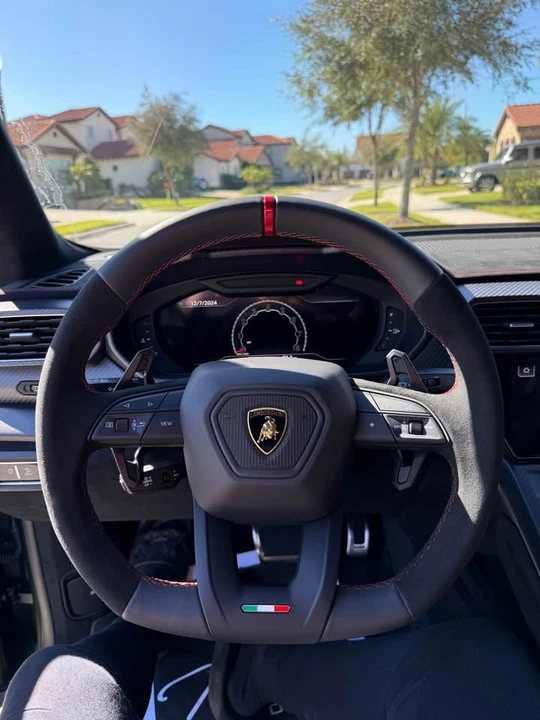 2024 Lamborghini Urus Performante - Image 14 of 16
