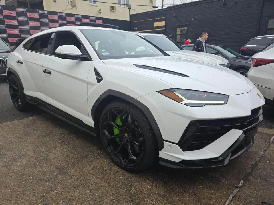 2024 Lamborghini Urus Performante - Image 4 of 9
