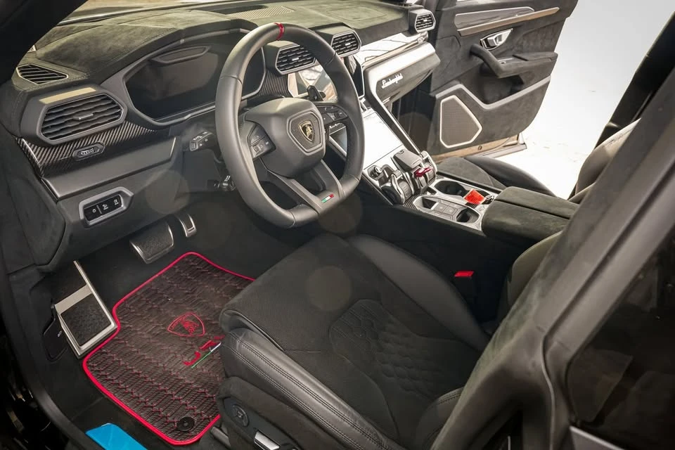 2024 Lamborghini Urus Performante - Image 17 of 20