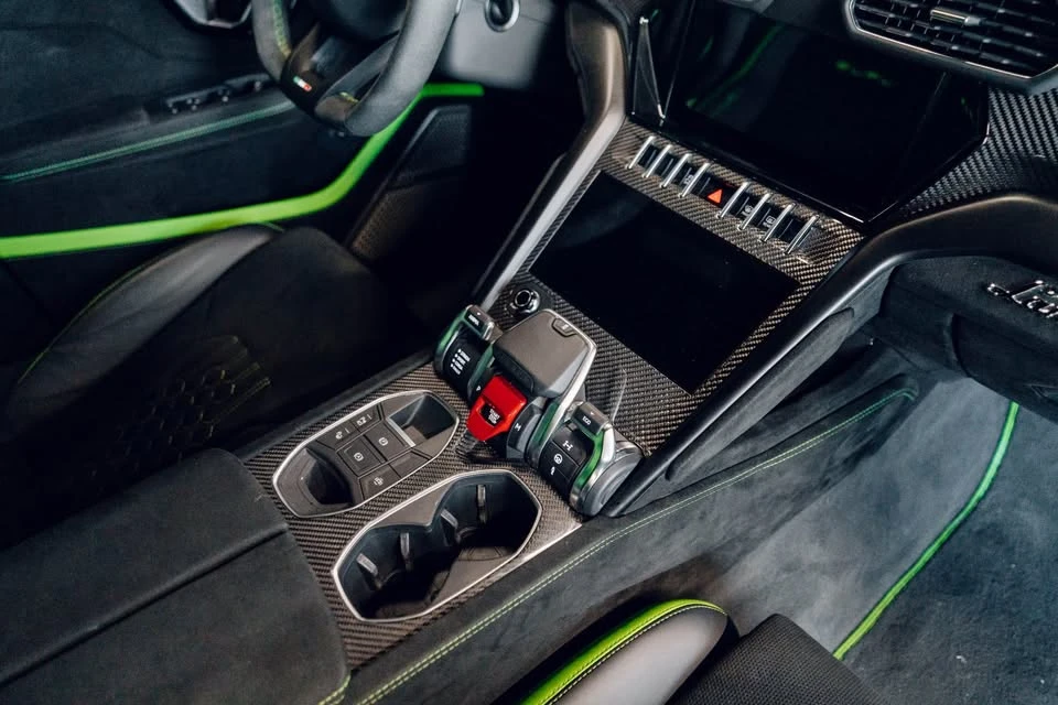 2024 Lamborghini Urus Performante - Image 14 of 20